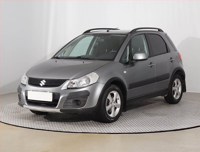 Suzuki SX4 (2010) 1.5 VVT, Park. senzory - fotka 2 z 15