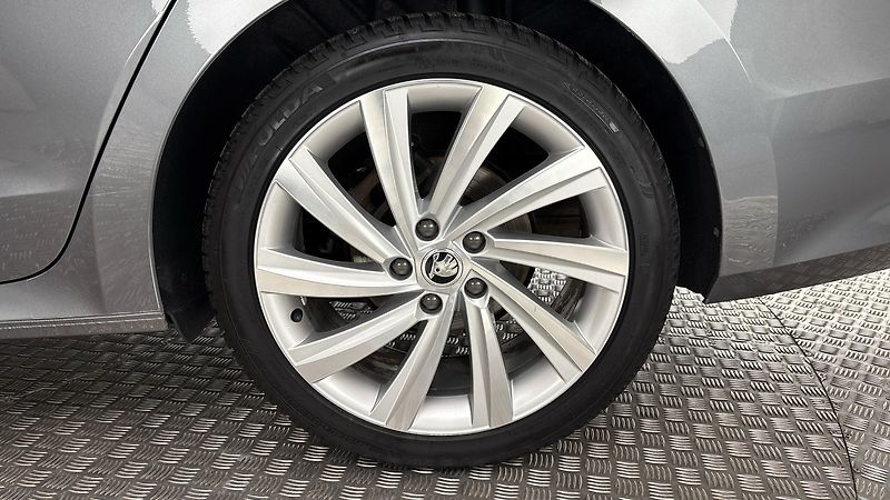 Škoda Octavia 2.0 TDI Style Combi - fotka 19 z 26