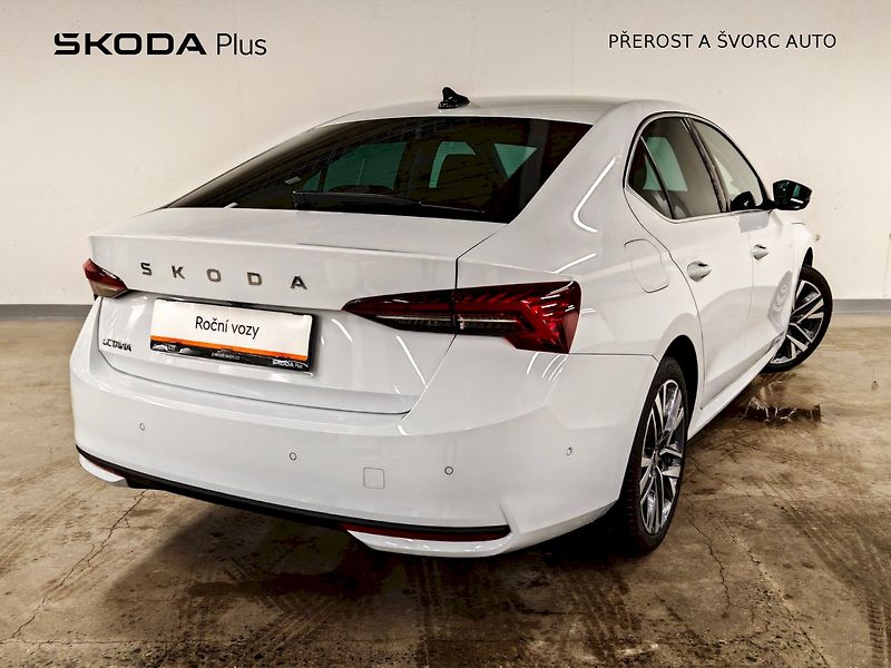 Škoda Octavia (2024) 1.5 TSI 110 kW DSG Top Selecti - fotka 2 z 31