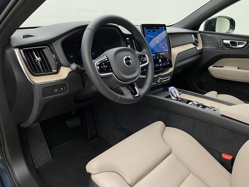 Volvo XC60 T6 AWD DARK PLUS AUT CZ - fotka 4 z 59