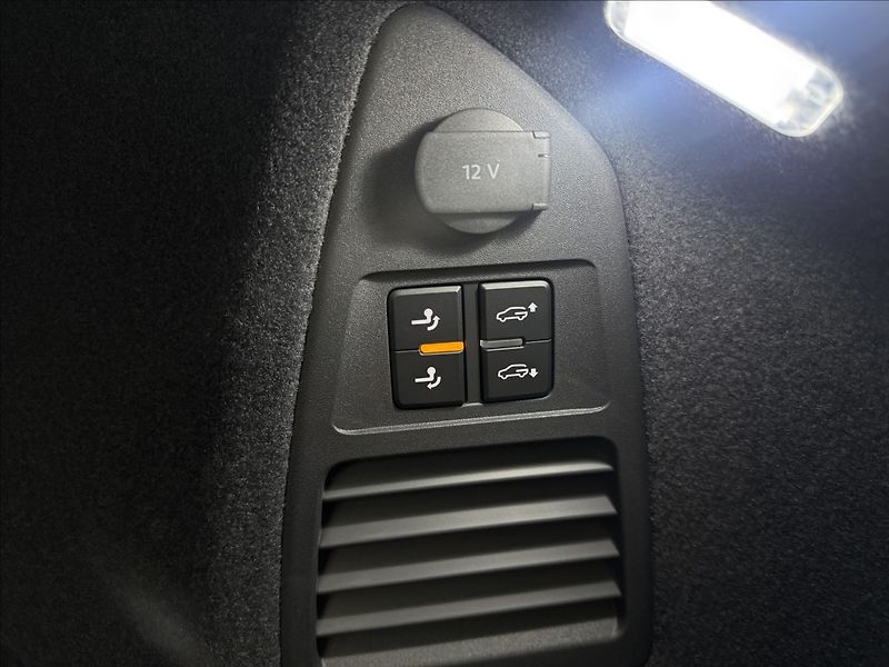 Volkswagen Touareg 3,0 HUD MASÁŽ NZTOP ČR ZÁRUKA - fotka 52 z 54