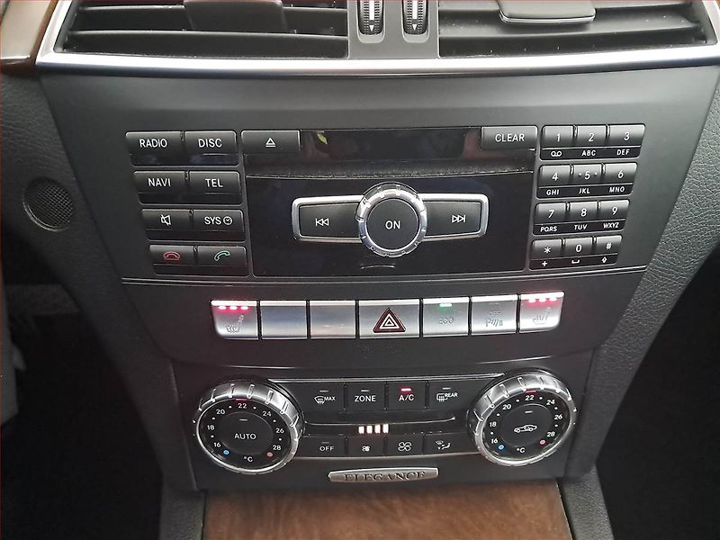 Mercedes-Benz Třídy C (2011) Elegance C 180, Automat, Navi - fotka 16 z 19