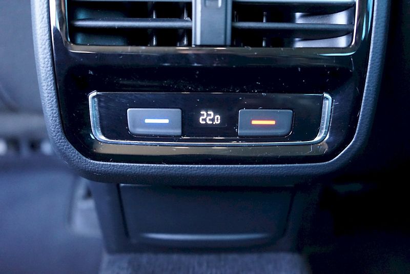Volkswagen Passat (2015) TDI 110 kW DSG Comfortline Var - fotka 27 z 29