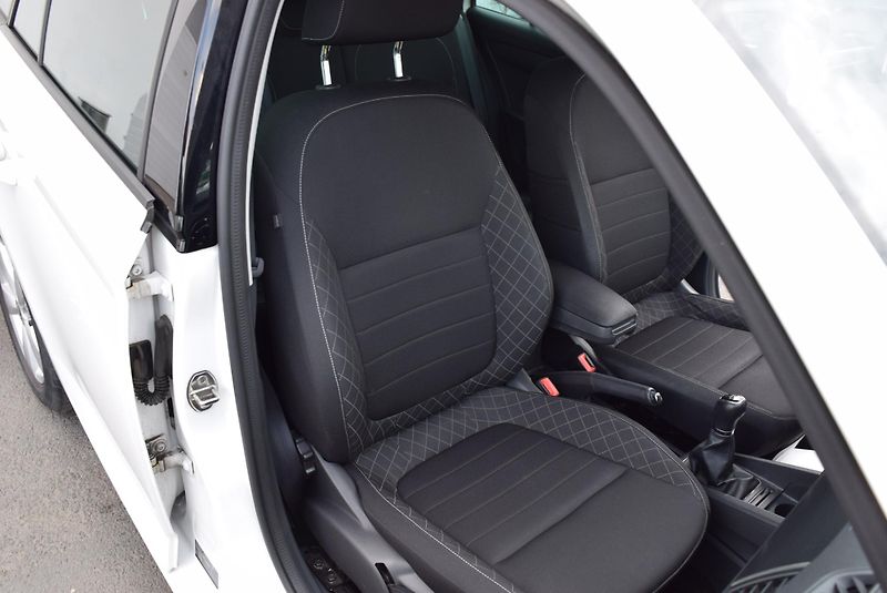 Škoda Fabia (2015) 1.2TSI 66kw STYLE AC TEMPOMAT - fotka 33 z 45