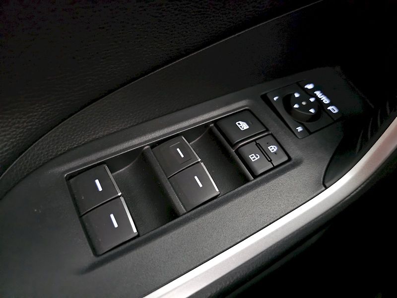 Toyota RAV4 (2025) 2.5PHEV 309k 4X4 EXECUTIVE SKY - fotka 21 z 28