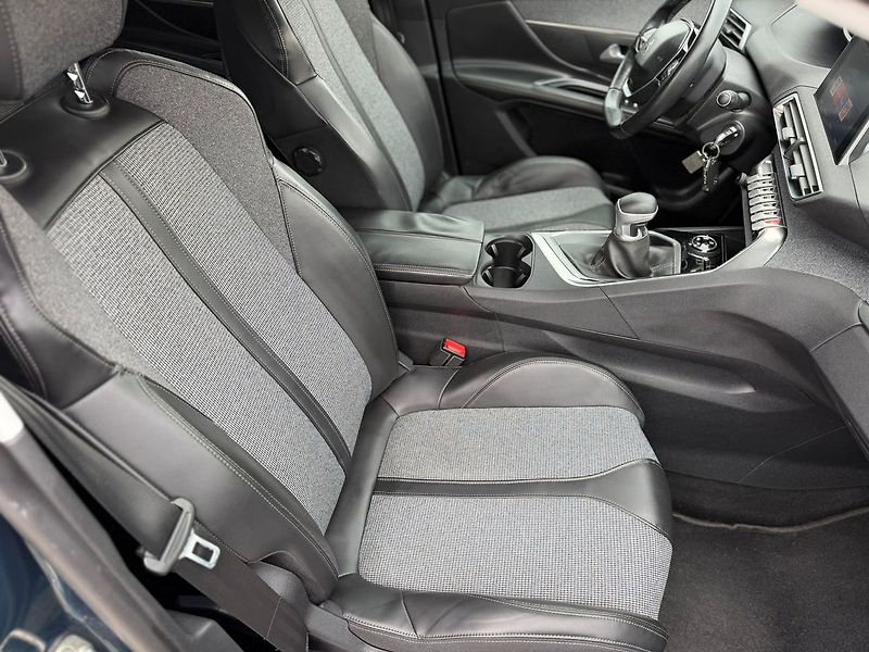 Peugeot 5008 - fotka 8 z 29