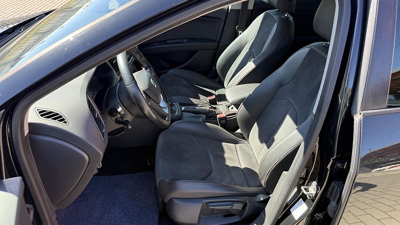 Seat Leon ST*2.0TDi*135kW*FR*LED*ACC* - fotka 11 z 20