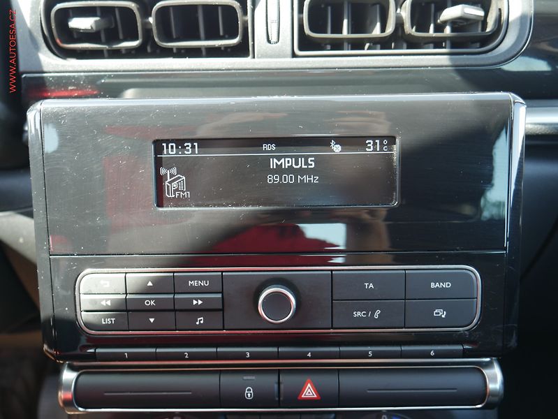 Citroën C3 (2019) 1.2i, 1.maj,ČR, AC, temp - fotka 16 z 21