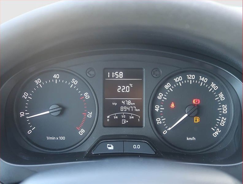 Škoda Rapid (2014) Spaceback 1.2 TSI - fotka 11 z 14