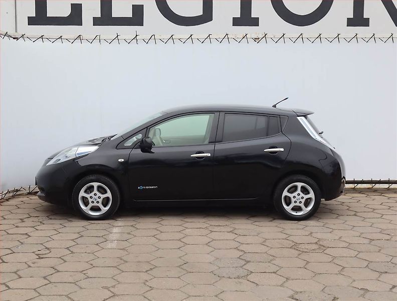 Nissan Leaf (2012) 24 kWh, SoH 62%, Automat - fotka 3 z 17