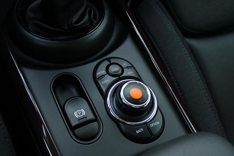 Mini Clubman 2.0D A/T NAVI LED 1.MAJITEL ČR - fotka 19 z 22