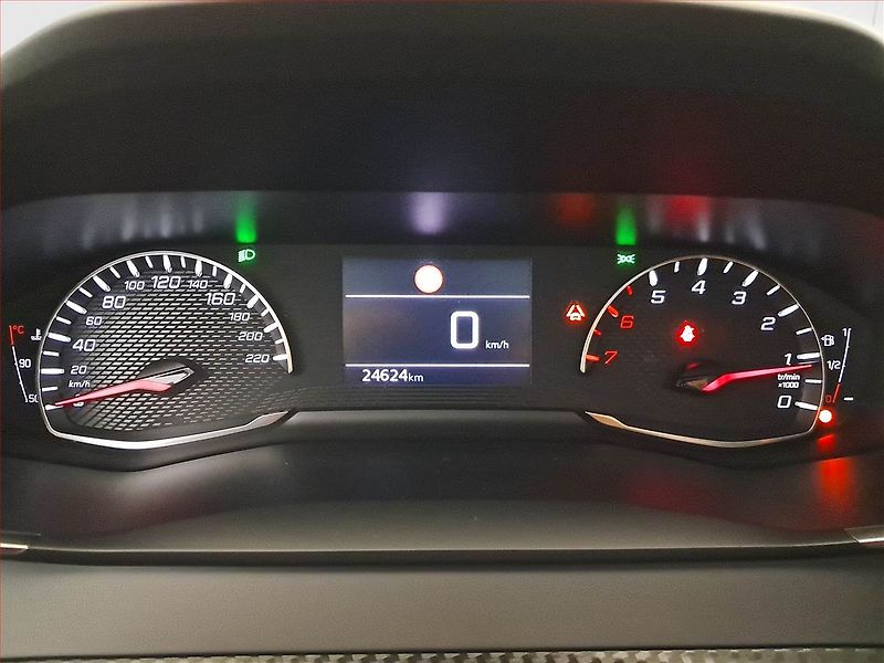 Peugeot 208 (2020) Active 1.2 PureTech, ČR,1.maj - fotka 11 z 16