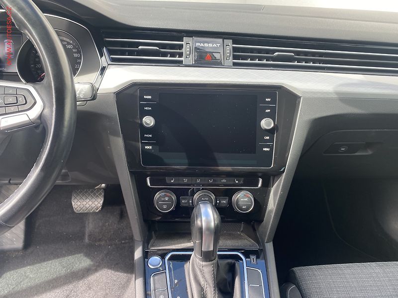Volkswagen Passat (2019) 2.0 TDi, Business, DSG, LED - fotka 10 z 19