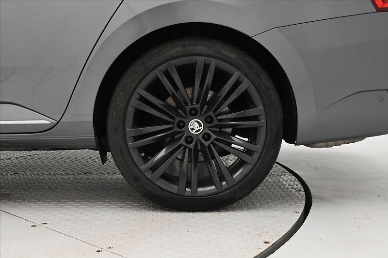 Škoda Superb 2,0 TDI 147 kW DSG L&K 4x4 Zár - fotka 32 z 32
