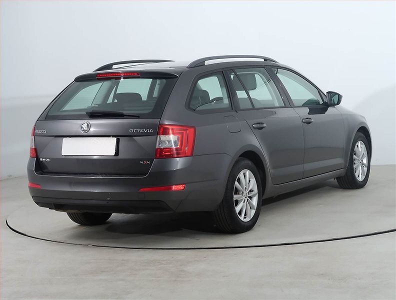 Škoda Octavia (2014) 1.6 TDI, 4X4, Tempomat - fotka 5 z 19