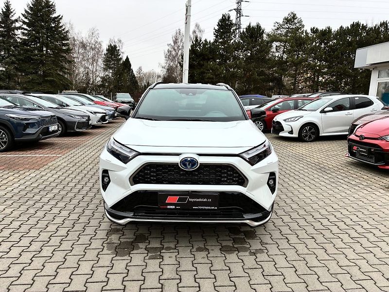 Toyota RAV4 2.5 Plug-in 185 Selection - fotka 2 z 27