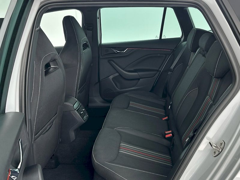 Škoda Kamiq (2025) DSG 1.0TSI 85kW Monte Carlo - fotka 8 z 32
