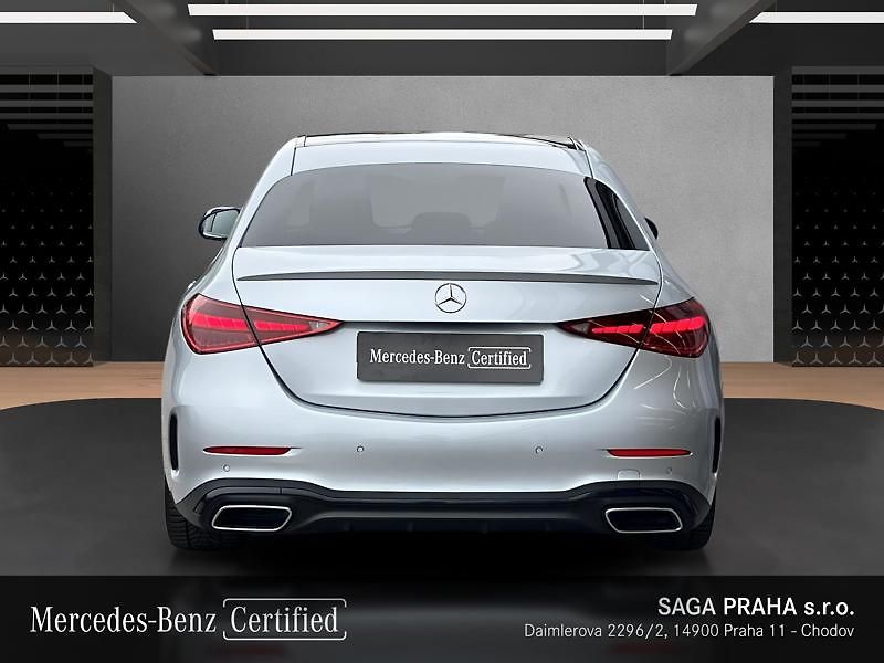 Mercedes-Benz Třídy C C-Třída 300 4MATIC AMG Line - fotka 5 z 21