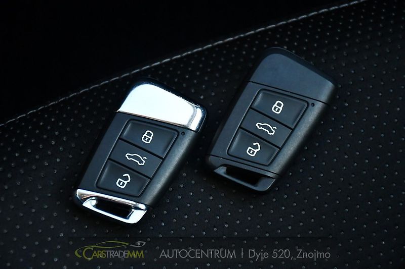 Škoda Kodiaq 2.0TDi 4X4 ACC LED NAV CARPLAY - fotka 36 z 54