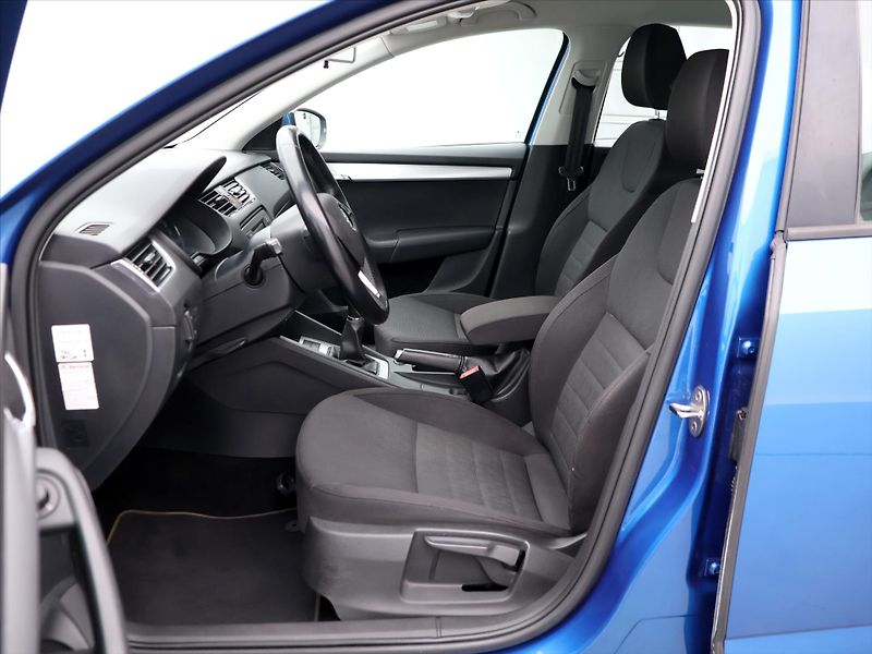 Škoda Octavia 2,0 TDI 110kW Elegance CZ - fotka 10 z 33