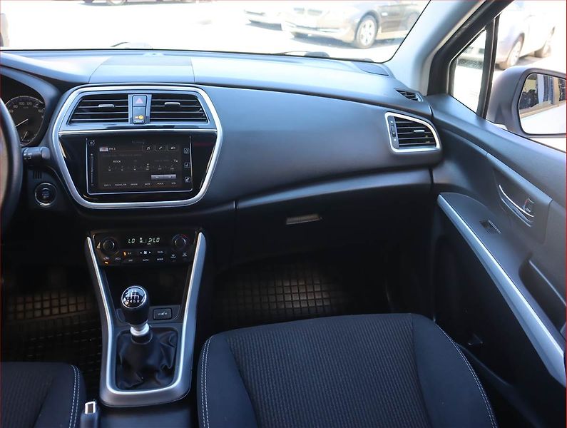Suzuki SX4 S-Cross (2019) 1.4 BoosterJet, Serv.kniha - fotka 8 z 18