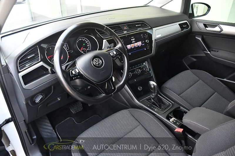 Volkswagen Touran 1.6TDi DSG  - fotka 9 z 48
