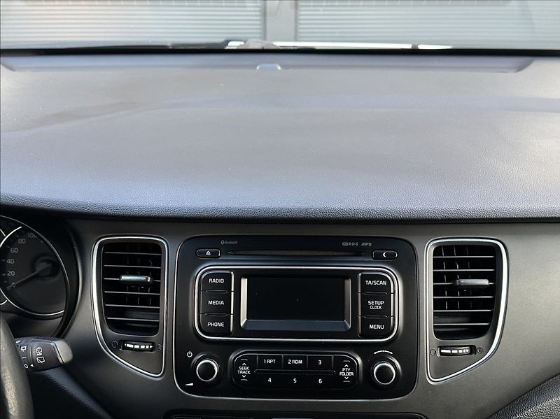 Kia Carens 1,6 GDI 135PS  Comfort Plus - fotka 24 z 50