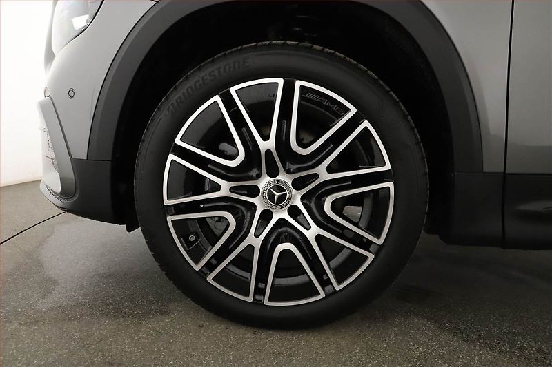 Mercedes-Benz GLB (2026) 200 d, AMG Line, Navigavce - fotka 27 z 29