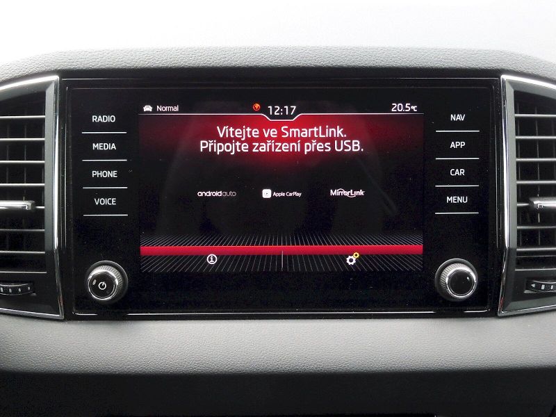 Škoda Karoq (2019) SportLine 1,5 TSI 110kW - fotka 16 z 29