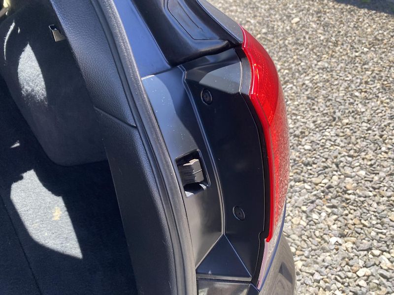 Subaru Outback 2.5i 170PS 4x4 BIFUEL PAN NAVI - fotka 111 z 157