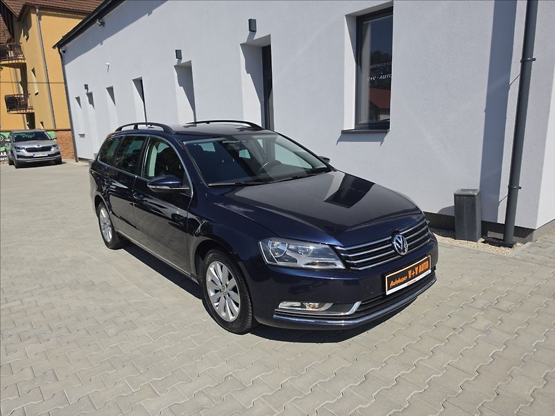 Volkswagen Passat 1,4 TSi 90KW Comfortline NAVI - fotka 1 z 45