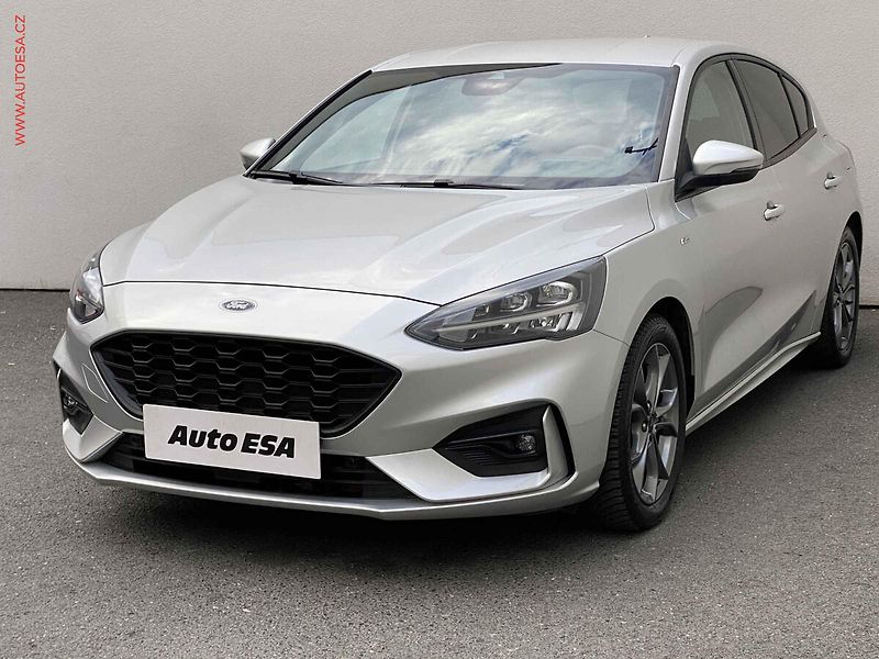 Ford Focus (2021) 1.0 EB, ST-Line, LED, navi - fotka 3 z 19