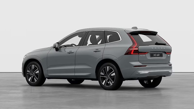 Volvo XC60 (2026) PLUS BRIGHT, B5 AWD, 184+10 kW - fotka 4 z 13