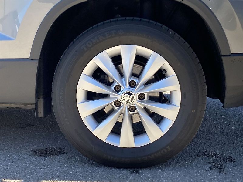 Škoda Karoq (2023) 2.0 TDI 4x4 DSG Ambition - fotka 28 z 32