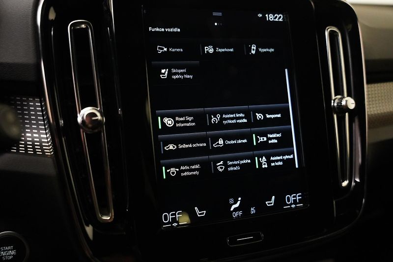 Volvo XC40 - fotka 20 z 27