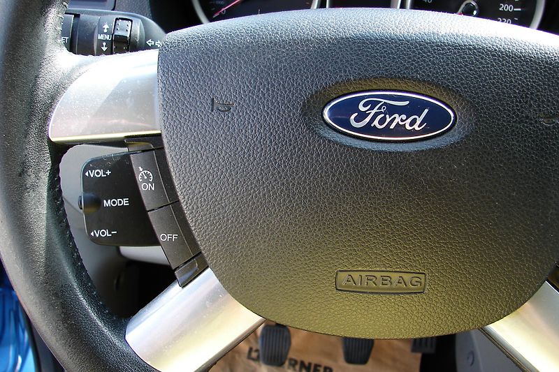Ford C-MAX 1.6i 115PS KLIMA STK-ZADÁN! - fotka 22 z 34