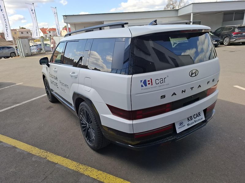 Hyundai Santa Fe (2026) 1,6TGDI PHEV 185kW CALLIG 4X4 - fotka 4 z 9
