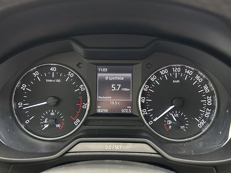 Škoda Octavia 1.2 TSI Elegance plus - fotka 8 z 28