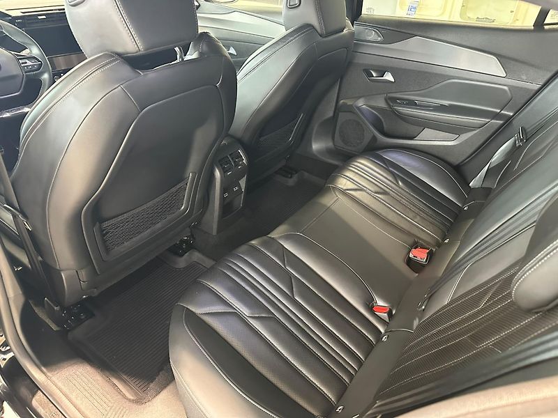 Peugeot 408 1,2 96kW GT, 1.majitel - fotka 8 z 24