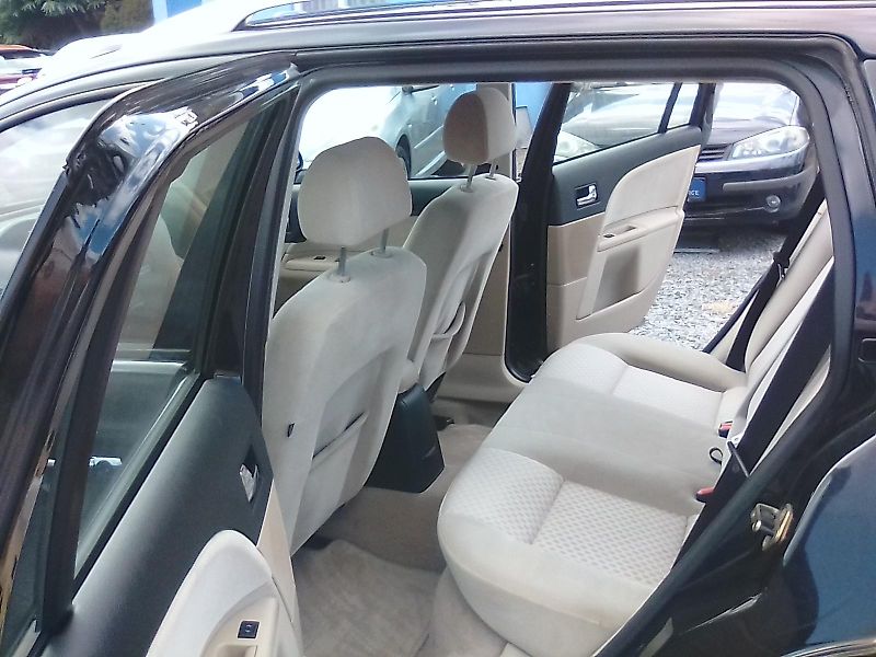 Ford Mondeo (2007) 1.8i 16V Ghia , závěs - fotka 28 z 35