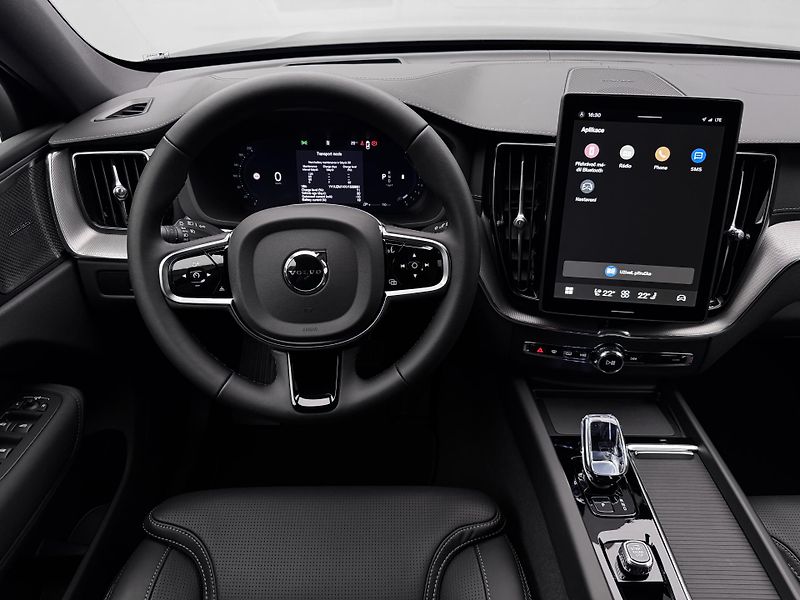 Volvo XC60 (2026) B5 AWD AUT ULTRA BLACK EDITION - fotka 4 z 24
