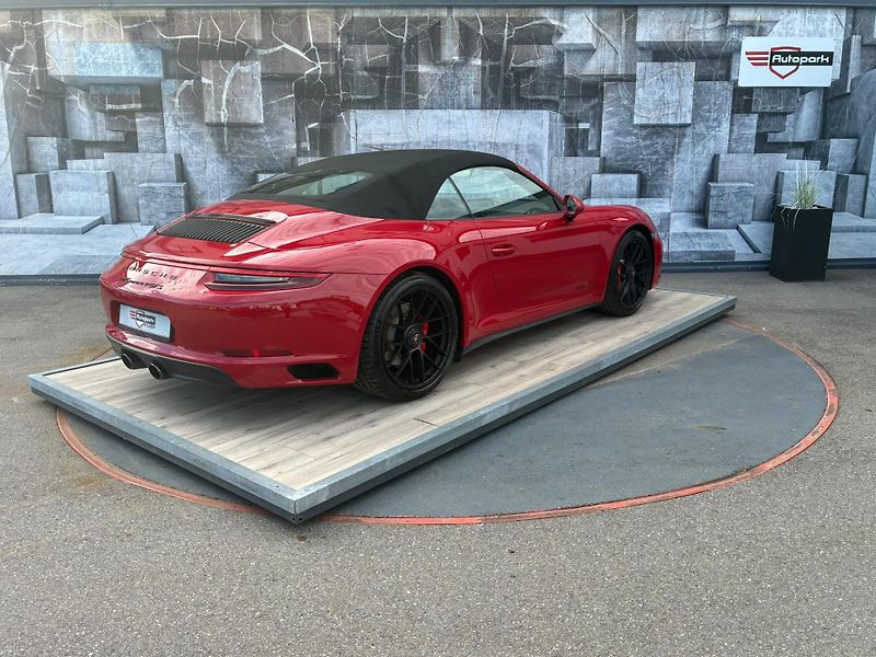 Porsche 911 (2018) CARRERA 4 GTS, 3.0, 331KW, DPH - fotka 6 z 23