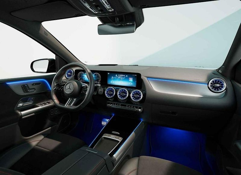 Nejmenší Mercedes je i po modernizaci k dispozici s karosériemi sedan a hatchback