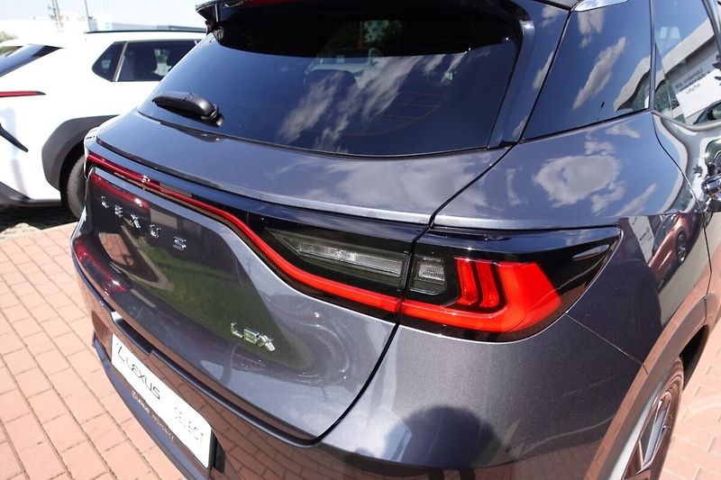 Lexus LBX 1,5 HEV Elegant Tech - fotka 34 z 35