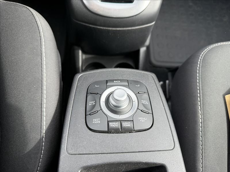 Renault Scénic 1,5   dCI 81kW,SERVIKA,LIMITED - fotka 21 z 23