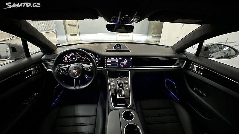 Porsche Panamera TURBO S E-HYBRID 700 koní - fotka 47 z 51