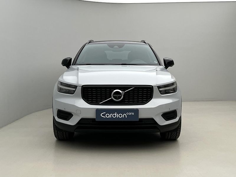 Volvo XC40 T3 R-DESIGN  - fotka 13 z 41
