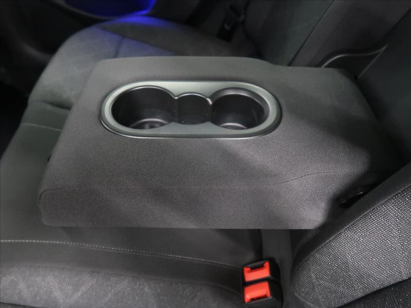 Volkswagen Golf 2,0 TDI Life 1.majitel TOP! - fotka 31 z 41