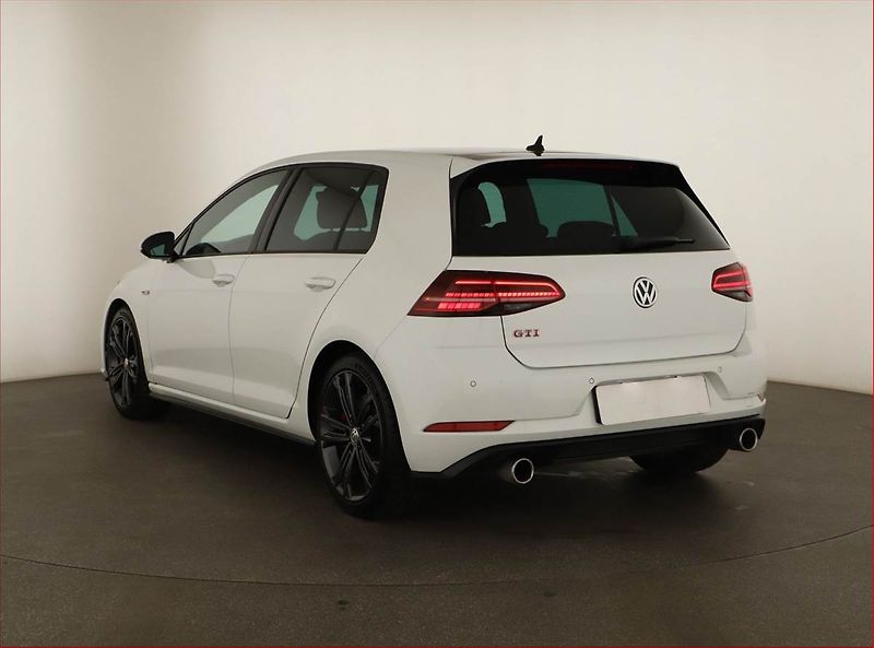 Volkswagen Golf (2019) 2.0 GTI Performance - fotka 4 z 16