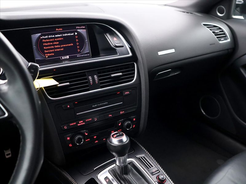 Audi RS 5 4,2 FSI 331KW QUATTRO CZ - fotka 21 z 32